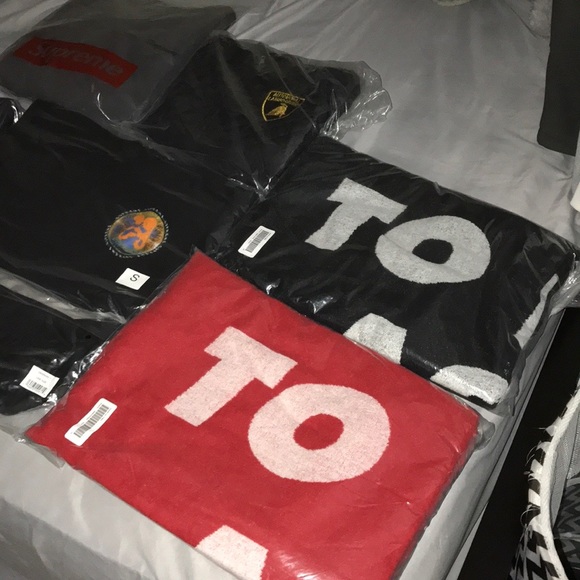 Supreme Only Mystery Box🆕 - Picture 8 of 11